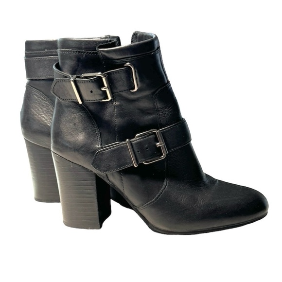Vince Camuto Simlee Women’s Black Leather  Buckle Ankle Boots Moto Goth Sz 7.5 - Picture 2 of 10